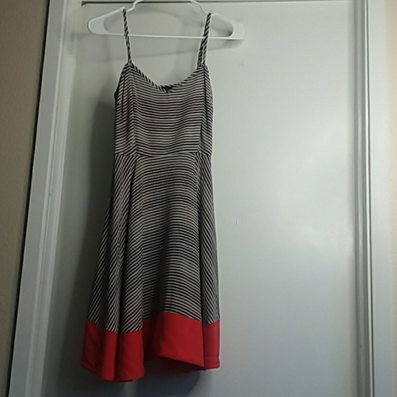 Geometrical White Black n peachy Pink Sundress - Picture 2 of 5